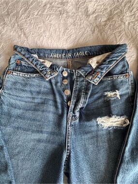 American Eagle 1977 High-Rise Waist Distressed Blue Denim Jeans 00 Button Fly